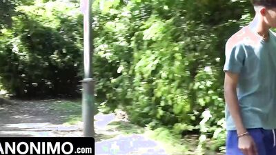 Rick Stumbles Upon Frankie, Jerking Off At A Cruising Spot - Anonimo