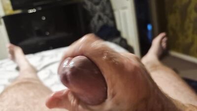 A Scotsman shares a load of stuff under his kilt