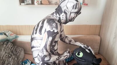 Robot and Toothless in bed..2 times