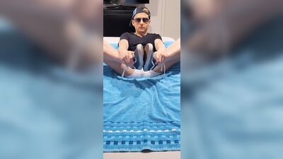 18 Twink boy sniffs and fucks Vans Sneakers and socks and cums