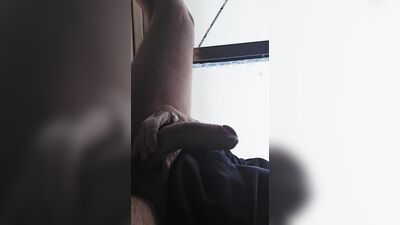 Winter work trip make me hormy, big cumshot all over the window