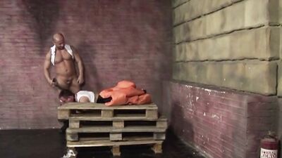 2 Skin Head Muscle Hunks Fuck Bareback
