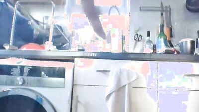 slap show by the sink in the kitchen, washing dishes