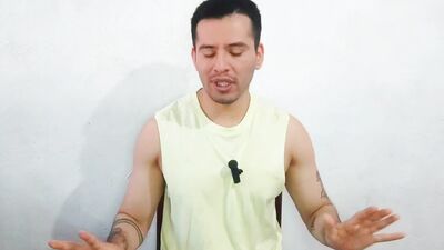 twink de 18años es penetrado por los 21cm de vergota de su vecino el militar ! Relato sexual