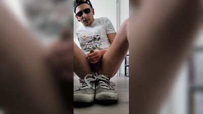 18 year twink wanks, fucks Vans sneakers and cums