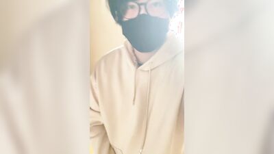 The handsome guy in the video sent to me masturbates and ejaculates on the floor