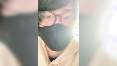 The handsome guy in the video sent to me masturbates and ejaculates on the floor