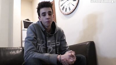 TWINKPOP - He Comes Over To Collect His Money But He Ends Up Getting Pleasured By A Twink