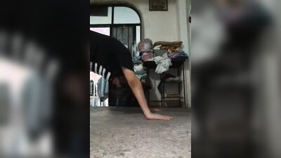 HOMBRE MEXICANO SEXY DESNUDO CON VERGA DESCOMUNAL Y LECHERA
