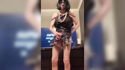 Clémence Dior presents: Masturbation in his wife's dress!