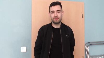 This College Student Is Short Of Money, Luckily He Meets A Horny Guy Who Wants To Get Fucked - BIGSTR