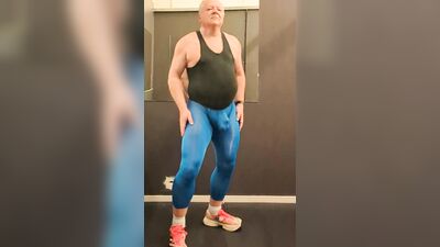 Thin tights at the gym, very slo motion