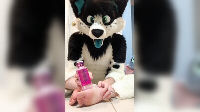 Furry shows off feet & fucks a plushie