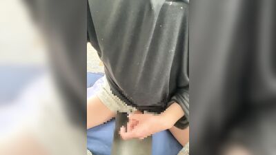 A man who lives every day full of masturbation can't hold back his horniness and ejaculates a lot.