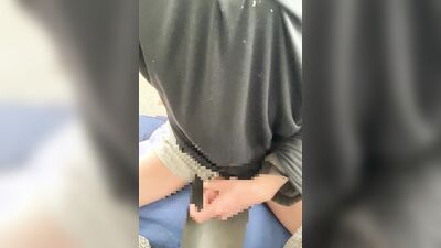 A man who lives every day full of masturbation can't hold back his horniness and ejaculates a lot.