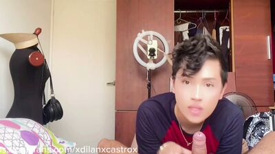 lampiño es follado a pelo por su hetero hasta que se corre dentro de su culo creampie