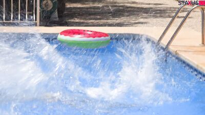 FULL SCENE STAXUS :: Passion with my friend in the pool. We finish in front of our friends