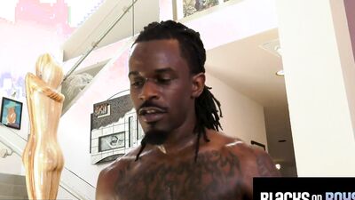 Hot Hunk Sticks His MASSIVE COCK Into A Tight Ass