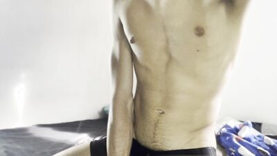 EXCLUSIVE 4K VIDEO SHOWING MY HUGE COCK AND DANCING REGUETON