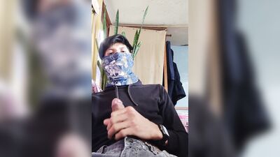 I masturbate my cock and end up cumming, with a porn.