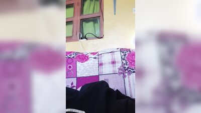 Man masturbating in the living room without being seen