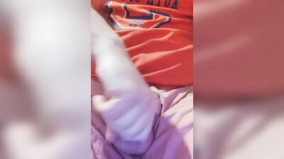 2 masturbations 2 cumshots. I dream about circumcision.