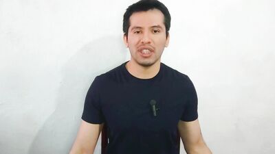 Ferretero penetra con sus 20cm al vendedor de telefonia a pelo ! relato sexual