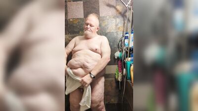 DavidBigBottom taking a shower
