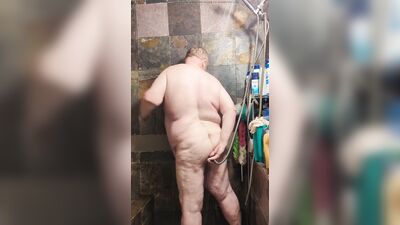 DavidBigBottom taking a shower