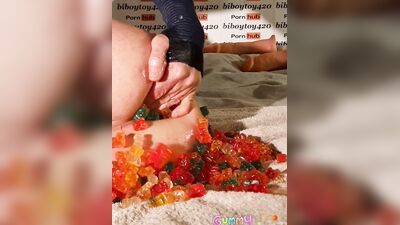 Gummi bears anal insertion whit sweet prolapse.