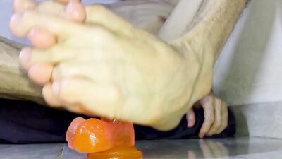 DILDO FOOTJOB