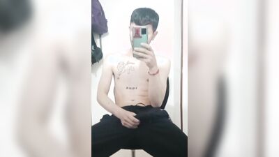 I touch myself, I ecxyo, I masturbate and I cum