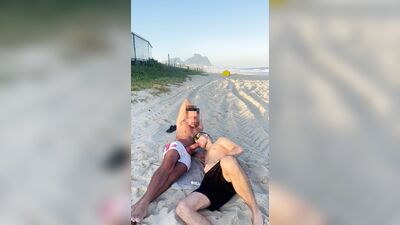 big dick 10 inches fucking the bottom in public beach