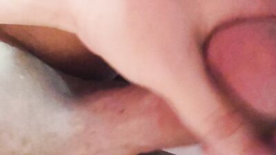 Close-Up View ng Salsal sa Malaking Titi ni Bagets - Fresh Teen Masturbation