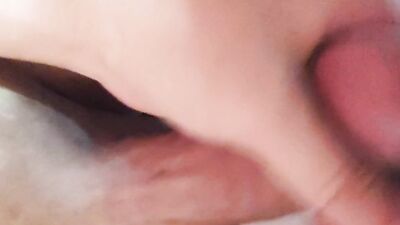 Close-Up View ng Salsal sa Malaking Titi ni Bagets - Fresh Teen Masturbation