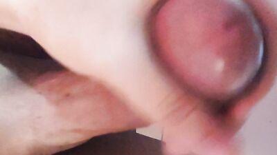 Close-Up View ng Salsal sa Malaking Titi ni Bagets - Fresh Teen Masturbation