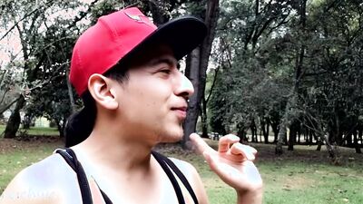 Entrenado como puta en el parque con morbo en español