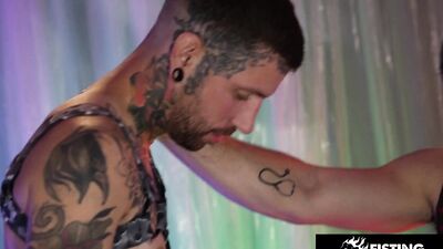 Big Dick Bottom Services Horny Hogs - FistingInferno