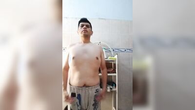 CUERPO DESNUDO Y NATURAL DE MACHO MEXICANO ????????