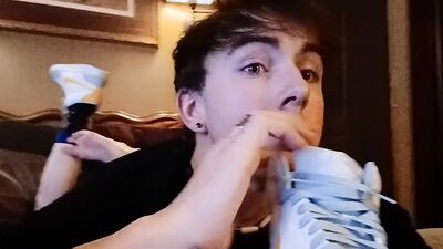 feet, shoes, then I cummed in my mouth????