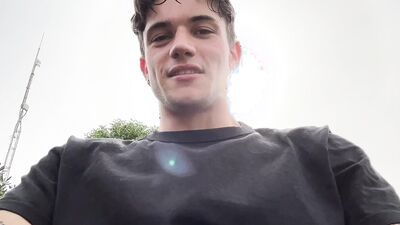 Lick my toes while I jerk off in a garden