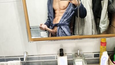 ????????????????Mature Man with Nice Body and Huge Cock Unloads a MASSIVE CUMSHOT!