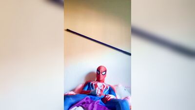 Spiderman jerking off