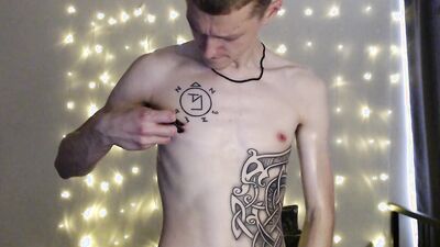 Endo jerks off his dick while his muscles are covered in oil and flexes his muscles