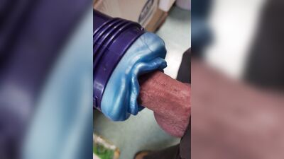 Big throbbing mushroom tipped Italian cock fucking alien pussy sex toy