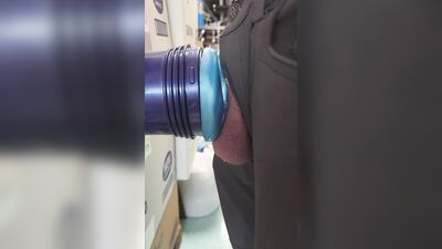 Big throbbing mushroom tipped Italian cock fucking alien pussy sex toy