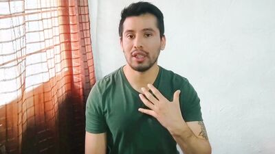 joven bisexual activo inter de 20cm es penetrado por el albañil maduro! Relato sexual