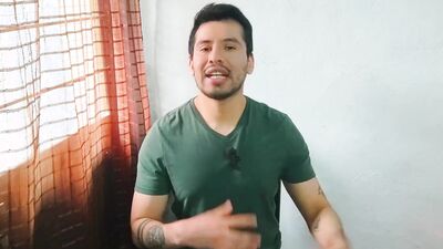 joven bisexual activo inter de 20cm es penetrado por el albañil maduro! Relato sexual