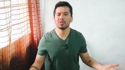 joven bisexual activo inter de 20cm es penetrado por el albañil maduro! Relato sexual