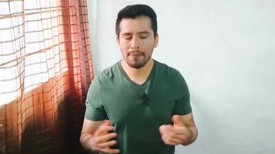 joven bisexual activo inter de 20cm es penetrado por el albañil maduro! Relato sexual